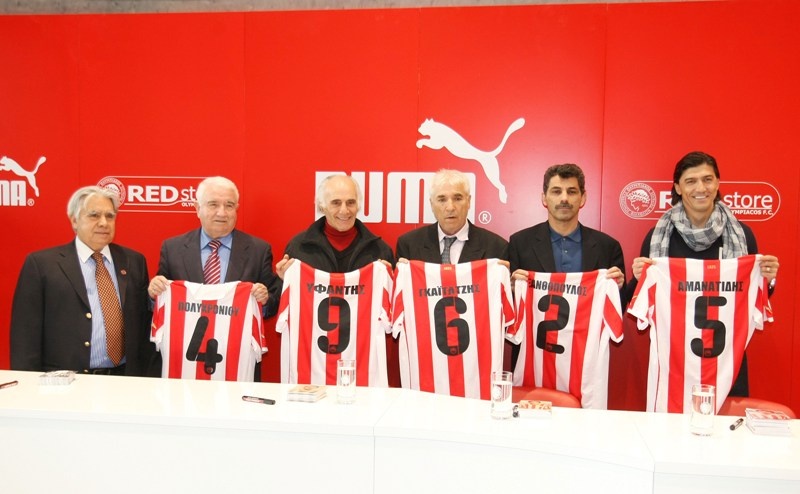 Γιόρτασαν τα γενέθλια του Ολυμπιακού στο RED STORE oι Βετεράνοι (photos)