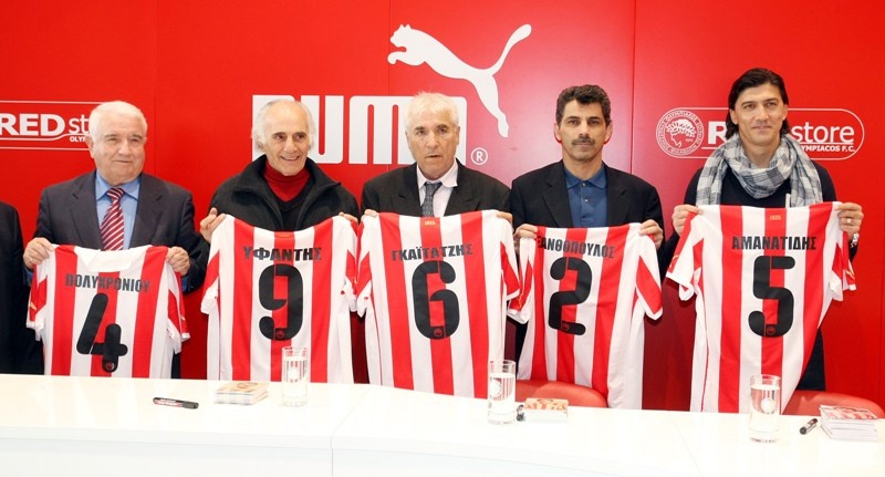 Γιόρτασαν τα γενέθλια του Ολυμπιακού στο RED STORE oι Βετεράνοι (photos)