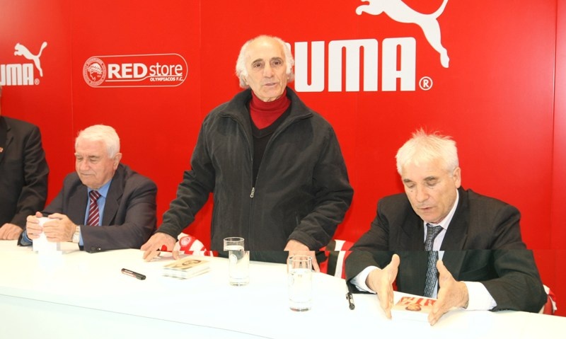 Γιόρτασαν τα γενέθλια του Ολυμπιακού στο RED STORE oι Βετεράνοι (photos)
