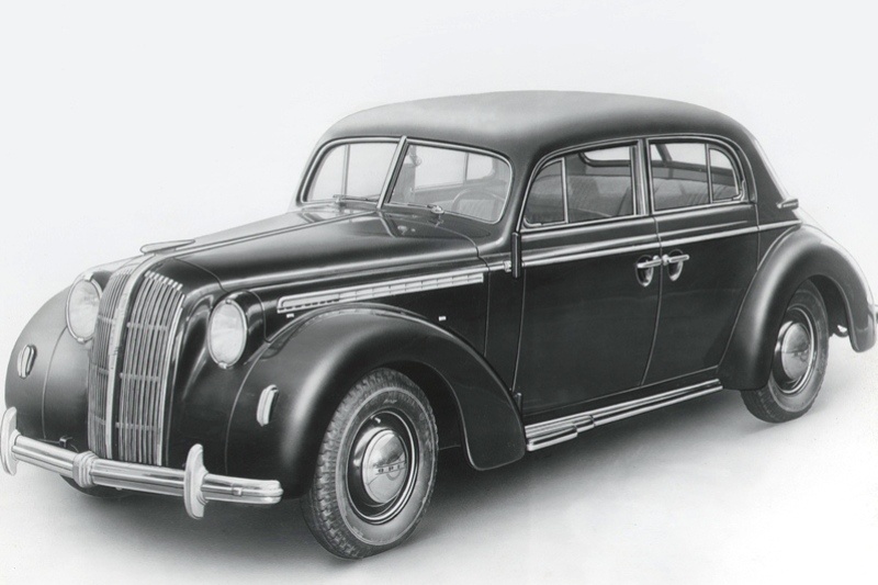 Opel: Πολυτέλεια ετών 75