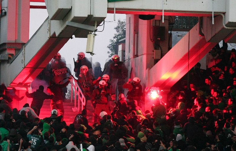 Πολεμικό σκηνικό στο ΟΑΚΑ! (videos + photos)