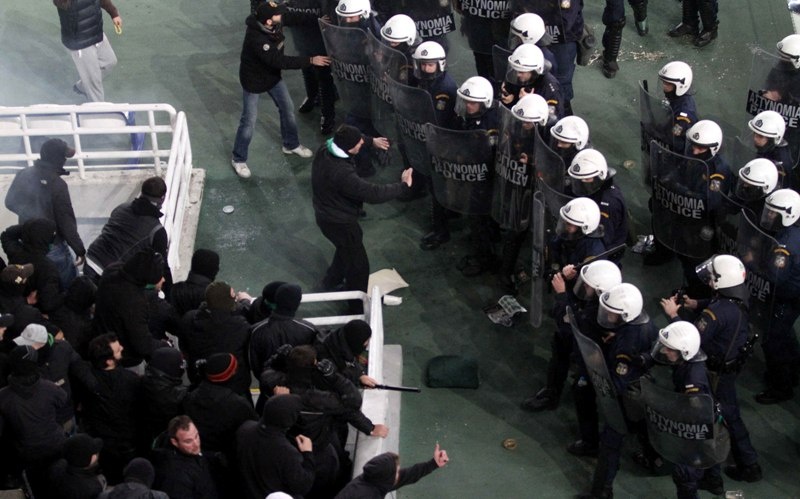 Το χρονικό των συγκρούσεων στο ΟΑΚΑ (photos+videos)