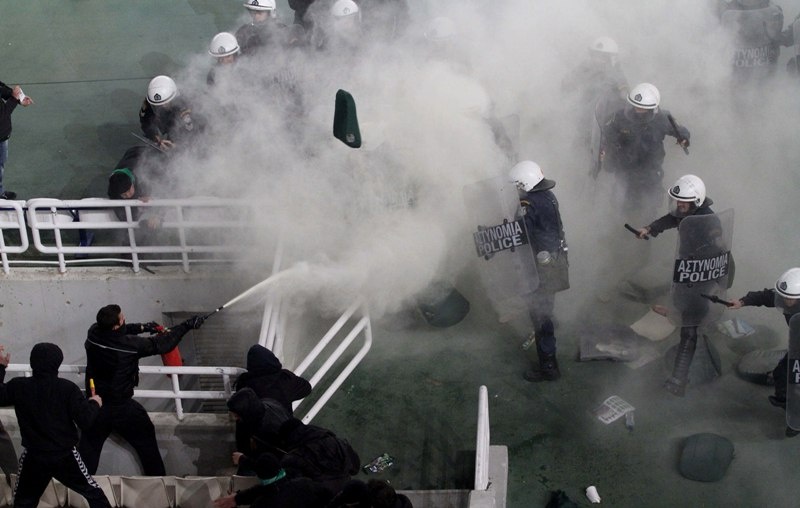 Το χρονικό των συγκρούσεων στο ΟΑΚΑ (photos+videos)