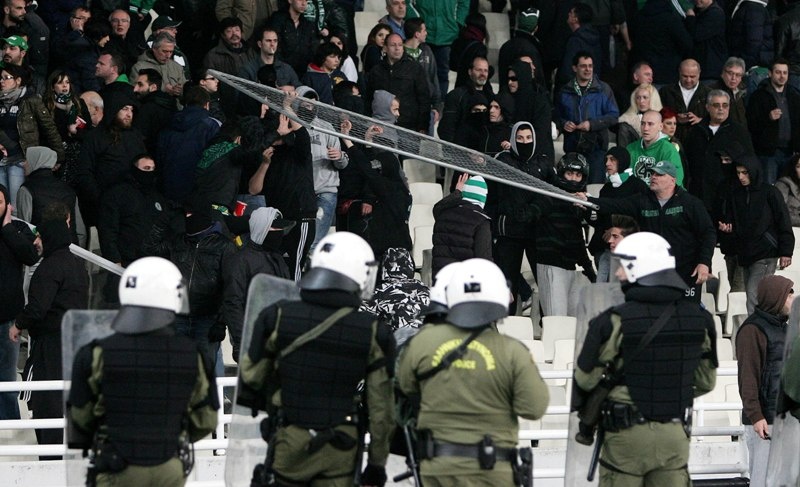 Το χρονικό των συγκρούσεων στο ΟΑΚΑ (photos+videos)