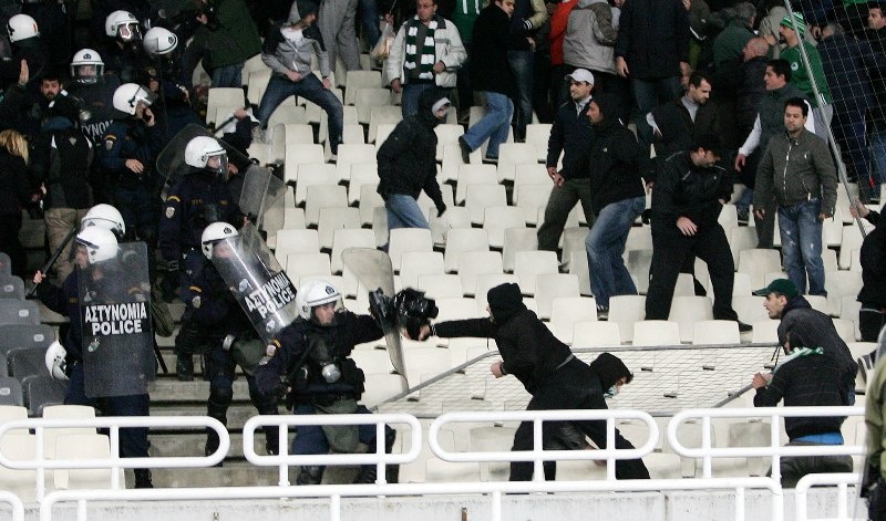 Το χρονικό των συγκρούσεων στο ΟΑΚΑ (photos+videos)