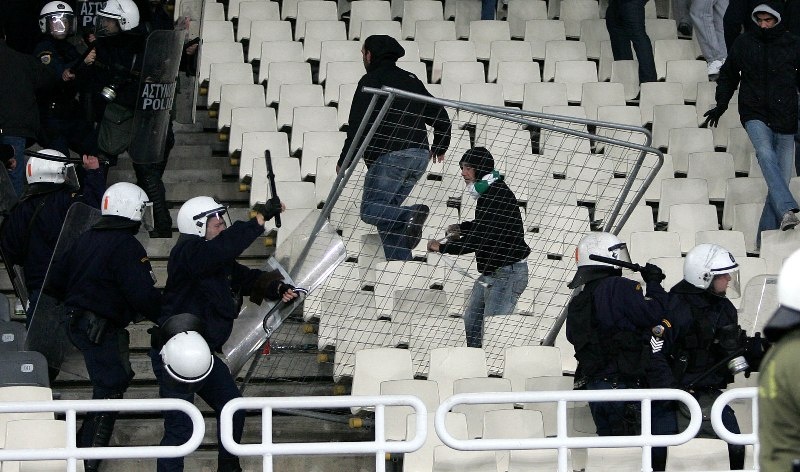 Το χρονικό των συγκρούσεων στο ΟΑΚΑ (photos+videos)