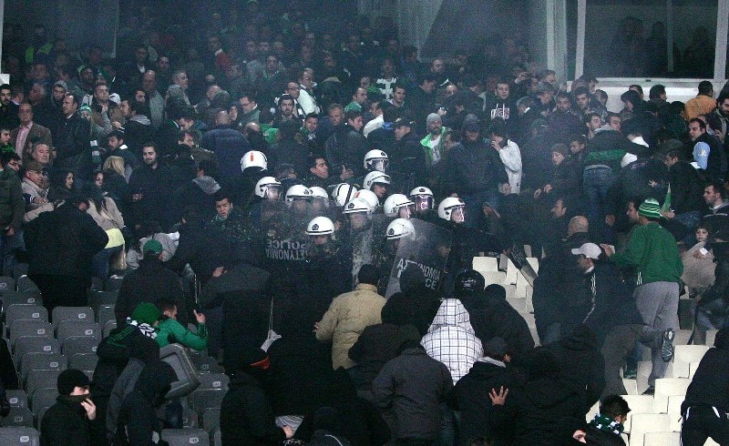 Το χρονικό των συγκρούσεων στο ΟΑΚΑ (photos+videos)