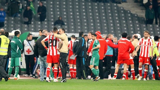 Απόδραση τίτλου για Ολυμπιακό, καταστροφή για Παναθηναϊκό (photos+videos)