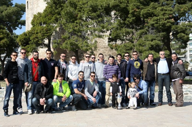 Στον Λευκό τον Πύργο πήραν τα… φιλιά τους!