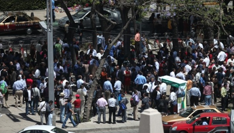 Η Μαλία Ομπάμα ασφαλής στο Μεξικό μετά τον σεισμό των 7,6 (photos+video)
