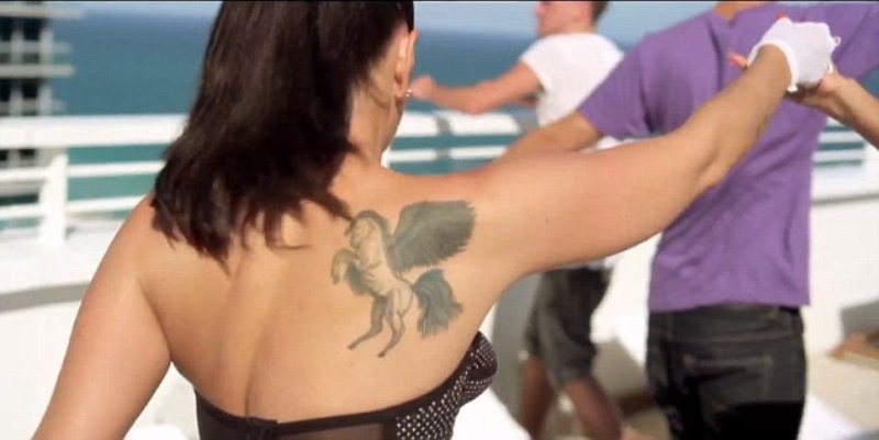 H Tulisa λάμπει στο σέξι βίντεό της!