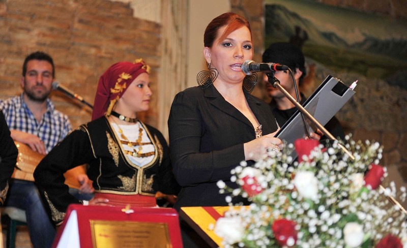 Τιμές και μαντινάδες σε Μαρινάκη! (photos+videos)