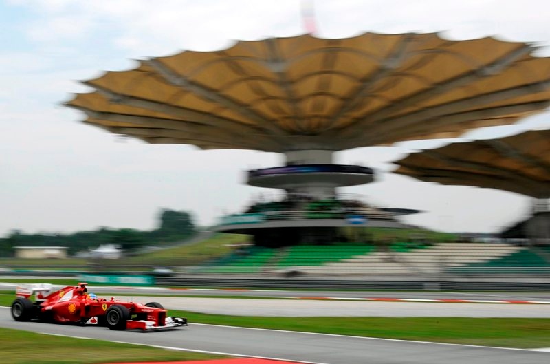 Δεύτερη σερί pole position για τον Χάμιλτον (photos)