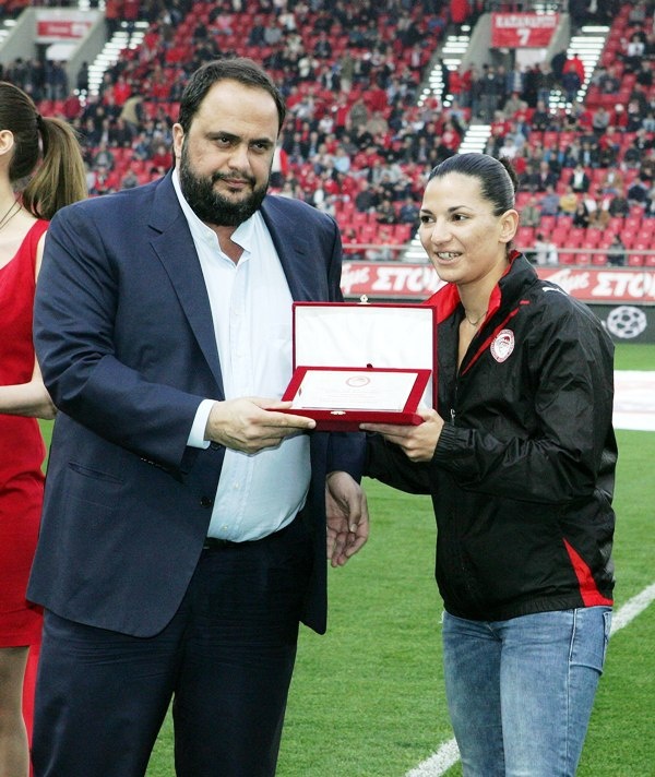 Ερυθρόλευκη... μαγεία by... Κέβιν Μιραλάς (photos+videos)