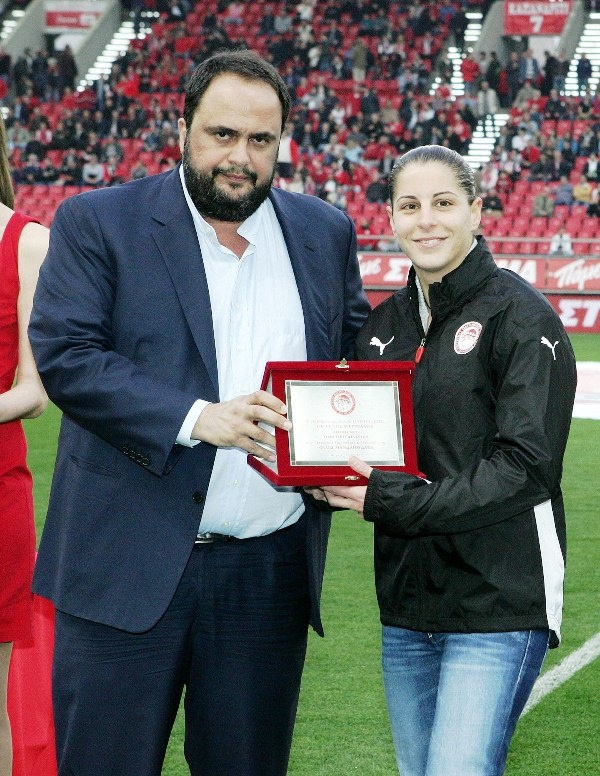 Ερυθρόλευκη... μαγεία by... Κέβιν Μιραλάς (photos+videos)