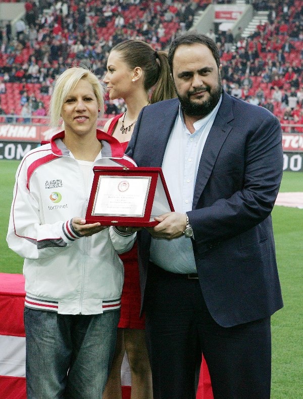 Ερυθρόλευκη... μαγεία by... Κέβιν Μιραλάς (photos+videos)