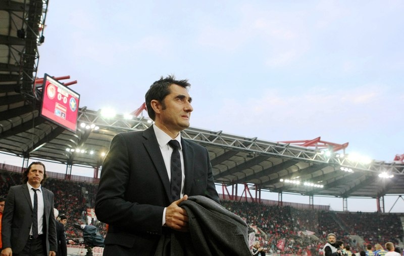 Ερυθρόλευκη... μαγεία by... Κέβιν Μιραλάς (photos+videos)