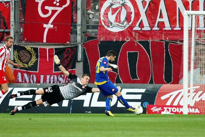 Ερυθρόλευκη... μαγεία by... Κέβιν Μιραλάς (photos+videos)