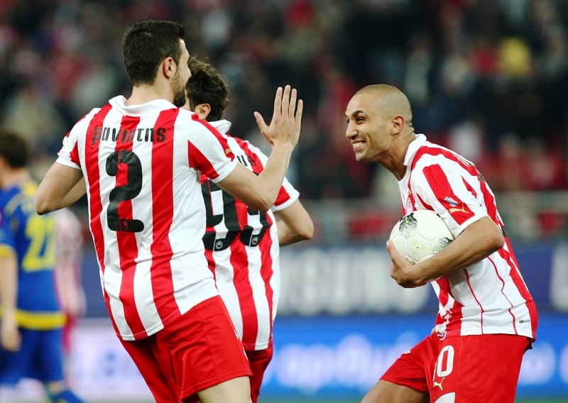 Ερυθρόλευκη... μαγεία by... Κέβιν Μιραλάς (photos+videos)