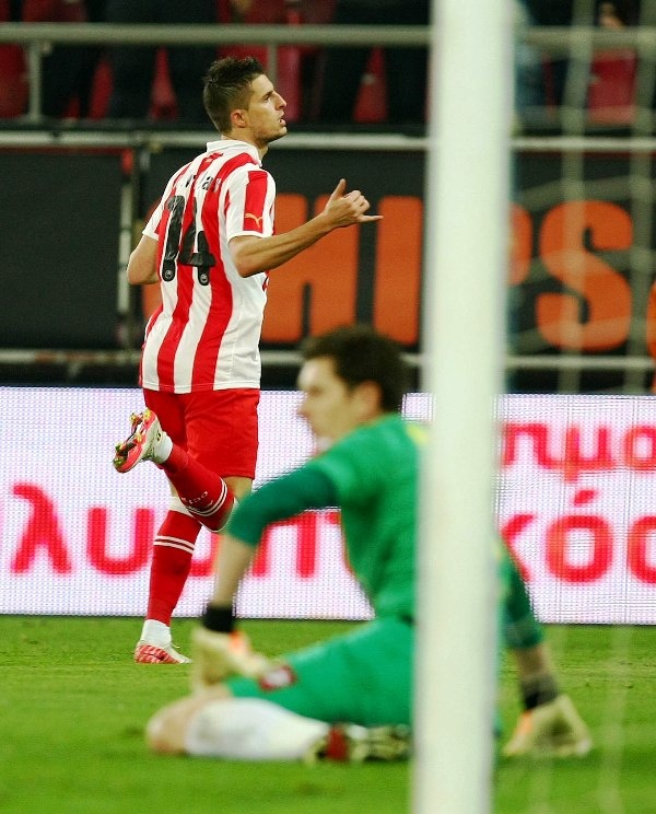 Ερυθρόλευκη... μαγεία by... Κέβιν Μιραλάς (photos+videos)