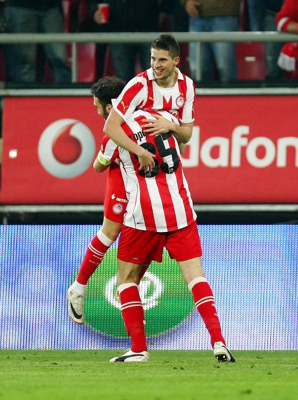 Ερυθρόλευκη... μαγεία by... Κέβιν Μιραλάς (photos+videos)