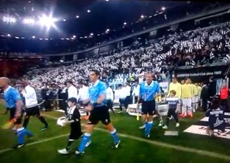Οι τιφόζι της Γιούβε, το coreo και το 28-29