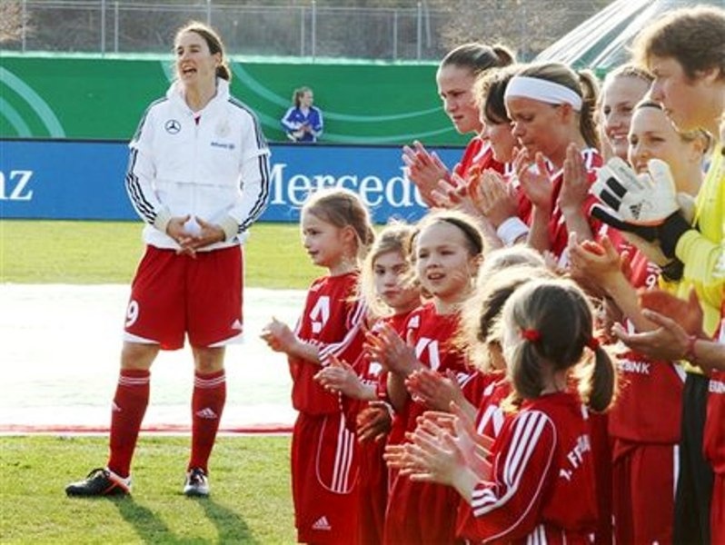 «Κρέμασε» τα παπούτσια της η Πρινζ!