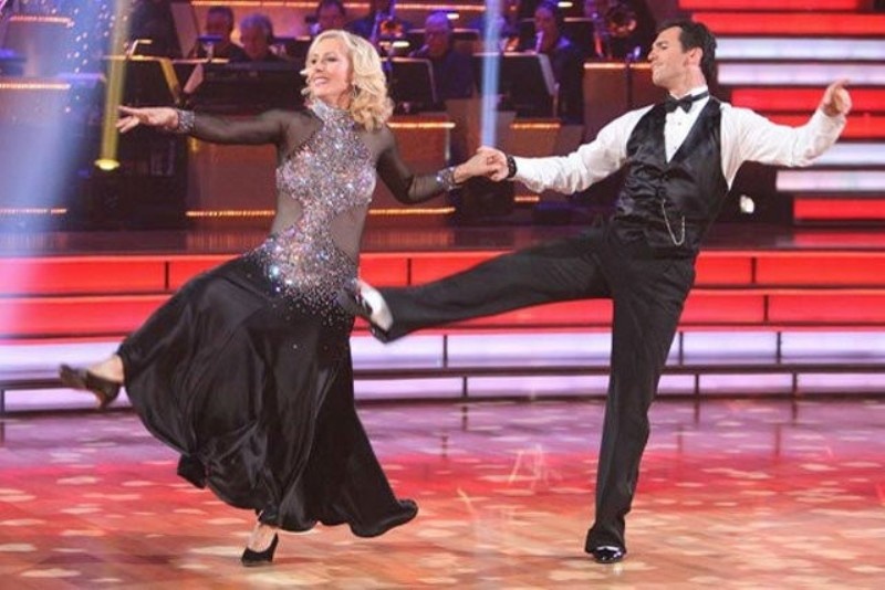 Η Μαρτίνα Ναβρατίλοβα αποκλείστηκε από το DWTS (photos+video)
