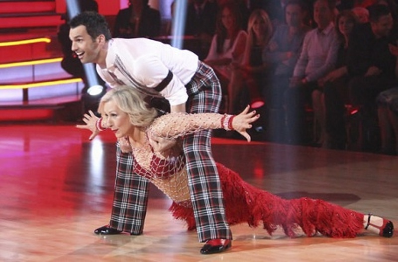 Η Μαρτίνα Ναβρατίλοβα αποκλείστηκε από το DWTS (photos+video)