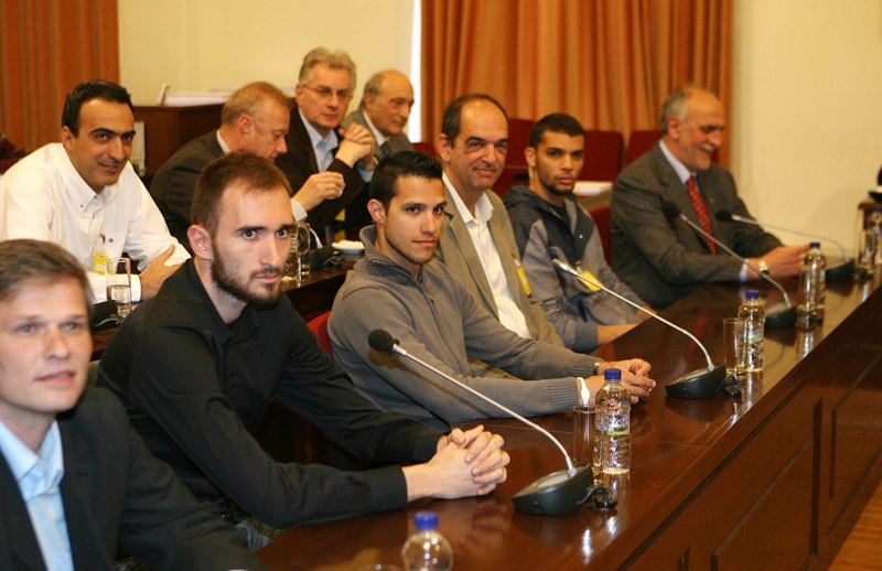 Η ανησυχία των πρωταθλητών εκφράστηκε στη Βουλή