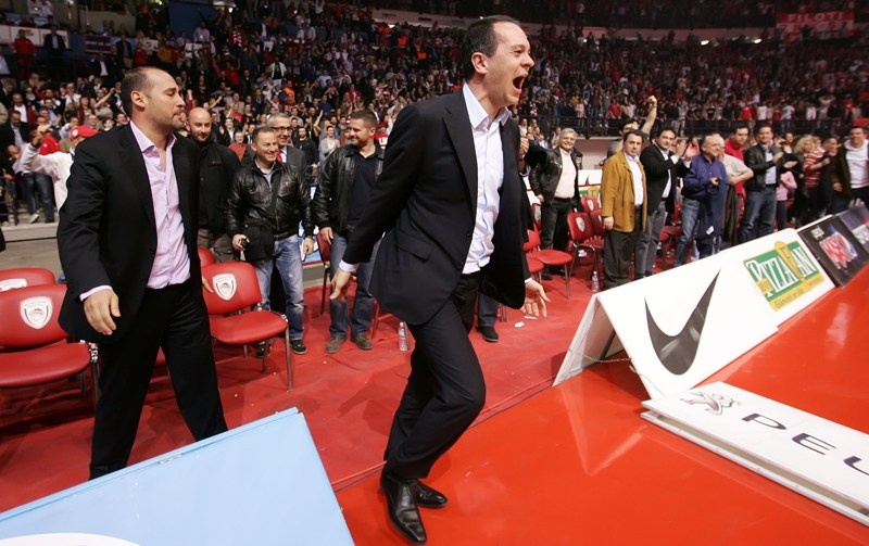 Αποθέωση για τον Ολυμπιακό!