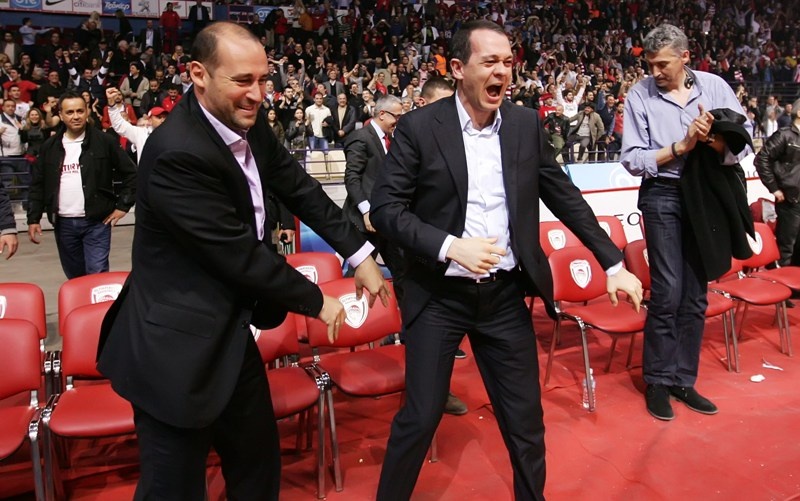 Αποθέωση για τον Ολυμπιακό!