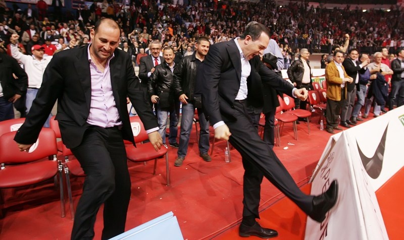 Αποθέωση για τον Ολυμπιακό!