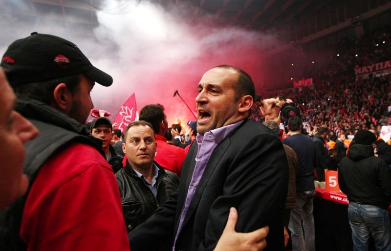 Αποθέωση για τον Ολυμπιακό!