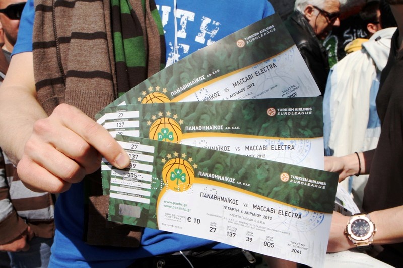 Τρέλα για μια θέση στο κλειστό του ΟΑΚΑ!