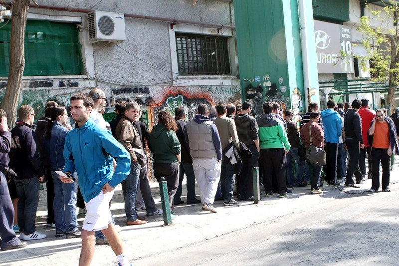 Τρέλα για μια θέση στο κλειστό του ΟΑΚΑ!