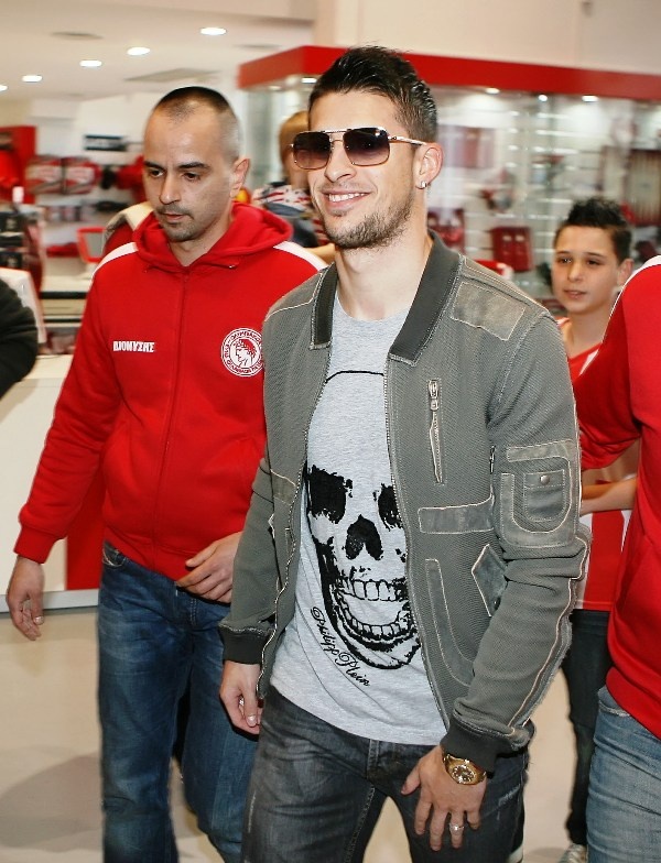 Λατρεία για Μιραλάς στο Red Store (photos+videos)