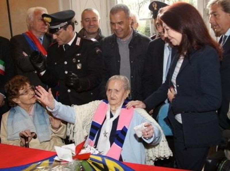 Η υπεραιωνόβια οπαδός της Ίντερ!