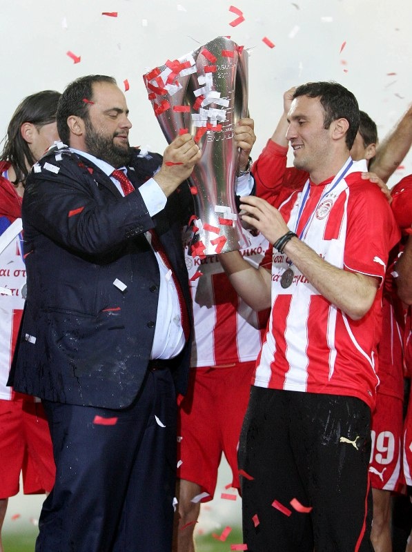 Ο ερυθρόλευκος «καπετάνιος» των τίτλων… (photos)