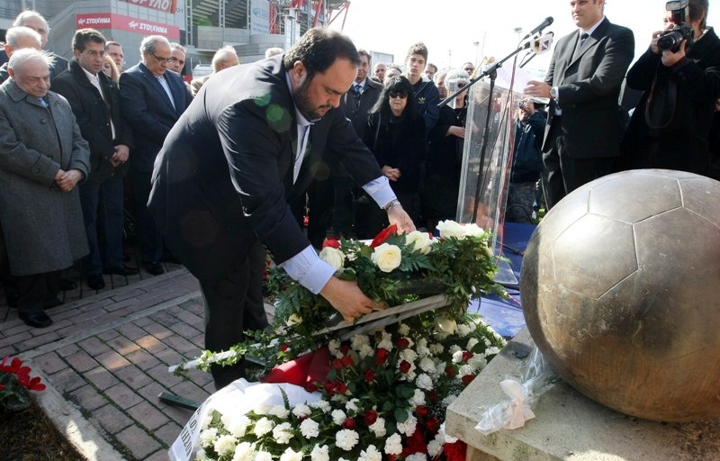 Ο ερυθρόλευκος «καπετάνιος» των τίτλων… (photos)