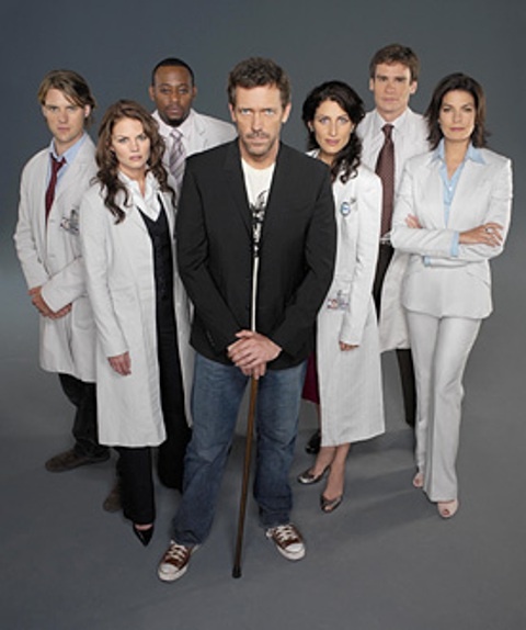 Η εμμονή του Dr House γυμνή για καλό σκοπό (photos+video)