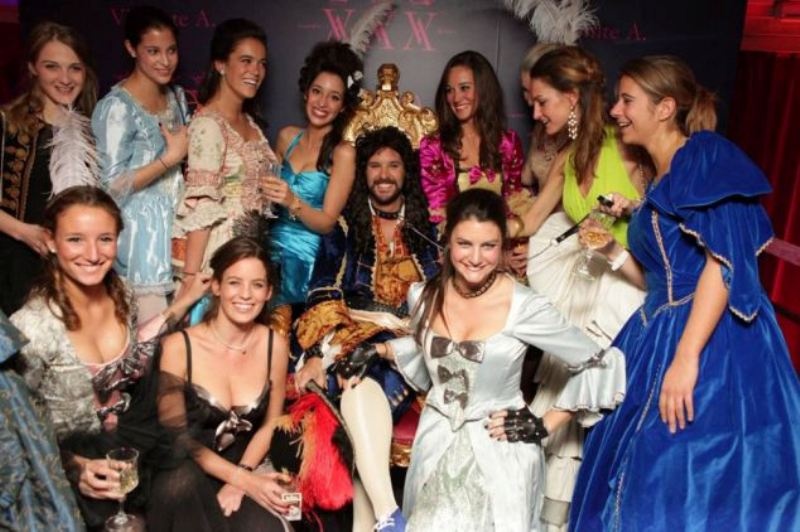 Η Πίπα έχει τρελάνει τα βρετανικά ανάκτορα! (photos+video)
