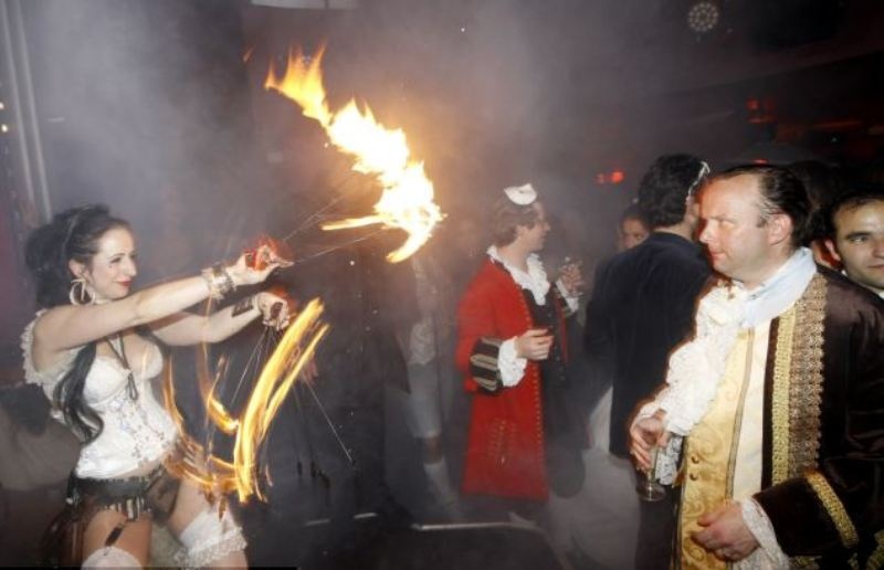 Η Πίπα έχει τρελάνει τα βρετανικά ανάκτορα! (photos+video)