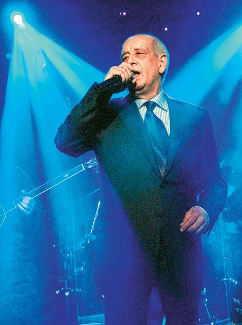 «Έφυγε» ο Δημήτρης Μητροπάνος (photos+videos)