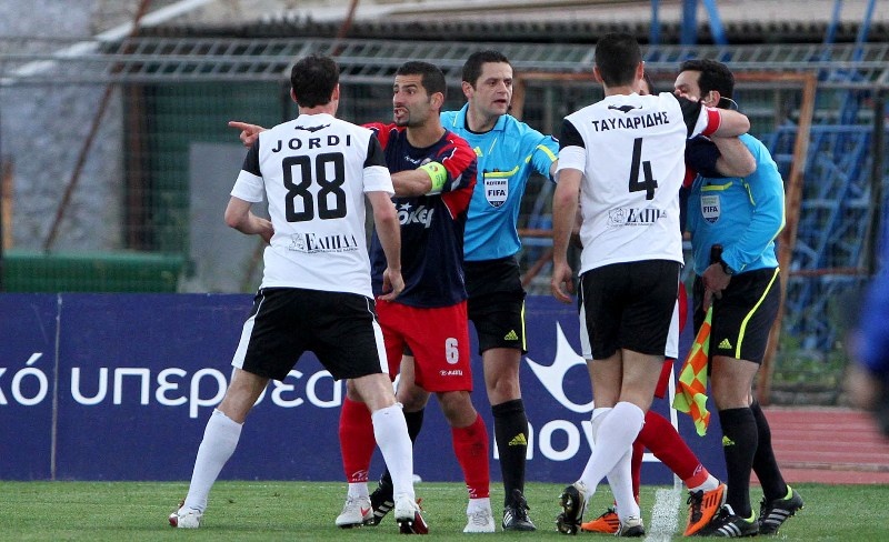 Ο δρόμος του… Λιστόν την οδηγεί στη σωτηρία! (photos+videos)