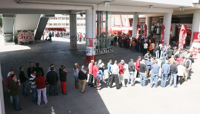 «Ερυθρόλευκη» τρέλα για τον τελικό Κυπέλλου