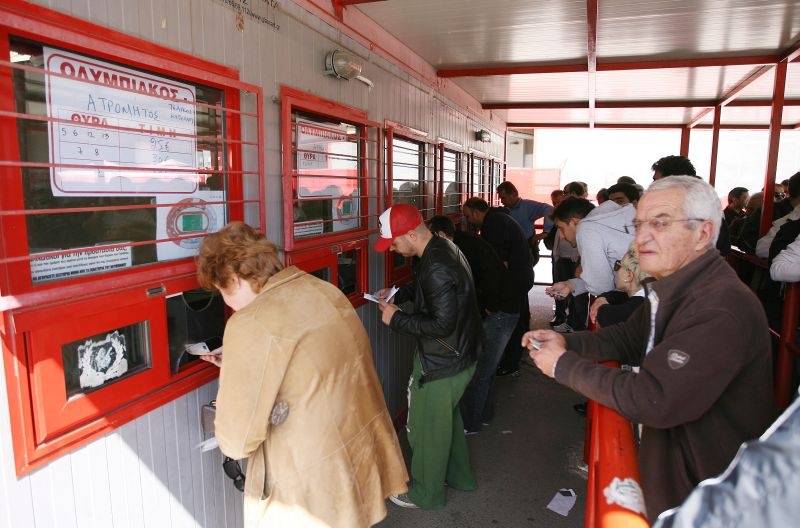 «Ερυθρόλευκη» τρέλα για τον τελικό Κυπέλλου