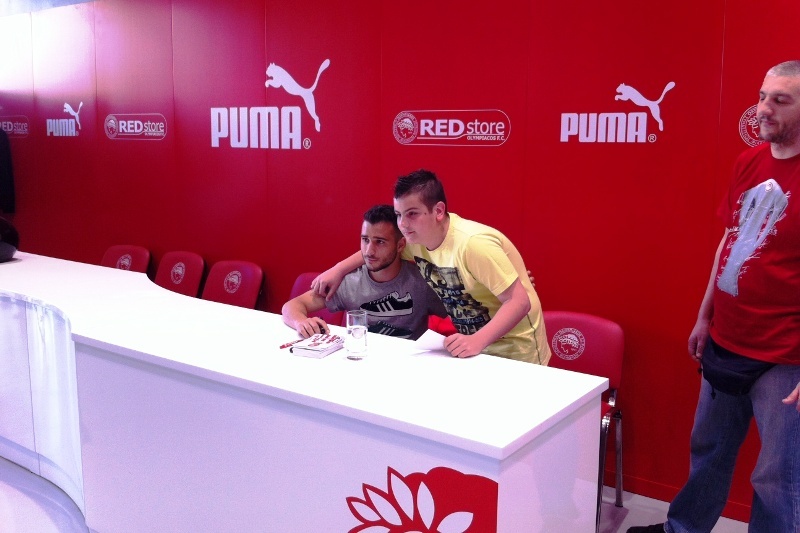 Αποθέωση για Φετφατζίδη στο Red Store (videos+photos)