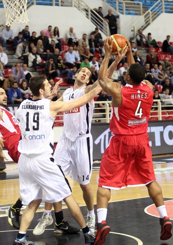 «Σκούπισε» τον ΠΑΟΚ ο Ολυμπιακός (photos)