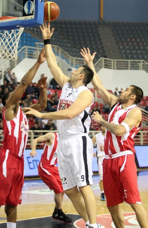 «Σκούπισε» τον ΠΑΟΚ ο Ολυμπιακός (photos)